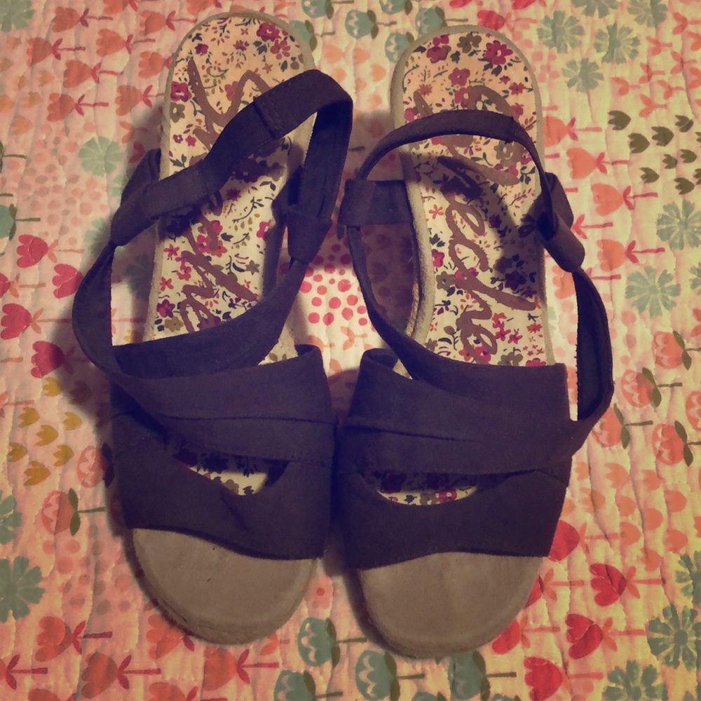Brown wedges